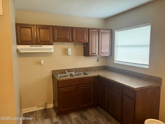 508 Blossom Rd in Louisville, KY - Building Photo - Building Photo