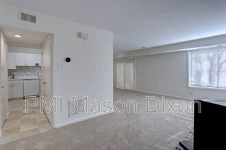 9496 Timesweep Ln in Columbia, MD - Foto de edificio - Building Photo