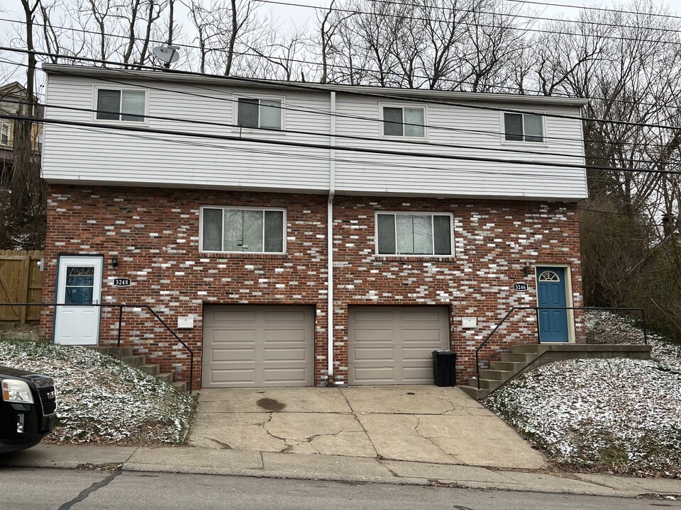 3246 Ladoga St in Pittsburgh, PA - Building Photo