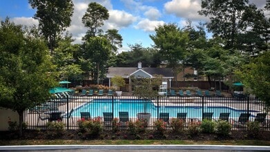 23 Weaver Dr in Massapequa, NY - Building Photo - Building Photo