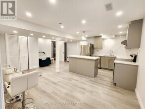 9 Pugsley Ave in Richmond Hill, ON - Building Photo - Building Photo