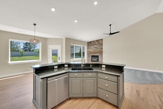 4333 W Park Hollow Ln in Riverton, UT - Foto de edificio - Building Photo