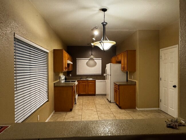 10441 W Palm Ln in Avondale, AZ - Building Photo - Building Photo