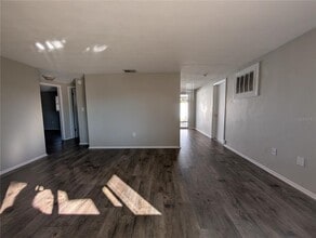 7201 Rhinebeck Dr in Port Richey, FL - Building Photo - Building Photo