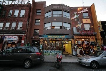 58-62 Kensington Ave in Toronto, ON - Building Photo - Building Photo