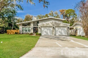 1230 Kapok Kove Cir in Clearwater, FL - Building Photo