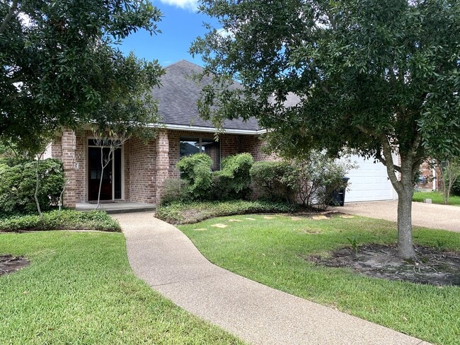 8422 Alison Ave in College Station, TX - Building Photo - Building Photo