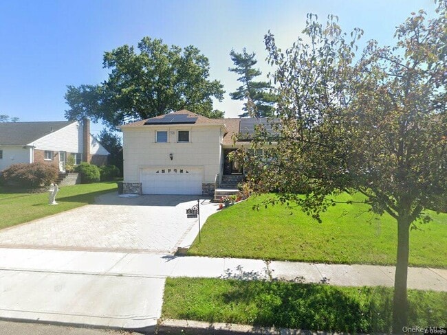 property at 830 Pepperidge Rd