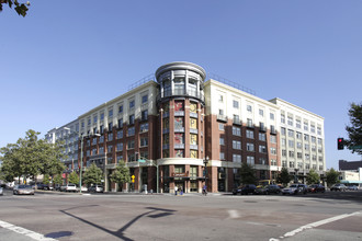 Broadway Grand Phase I in Oakland, CA - Building Photo - Building Photo