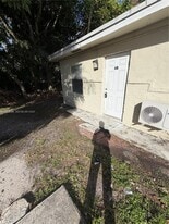 2645 NW 21st Ave in Oakland Park, FL - Building Photo