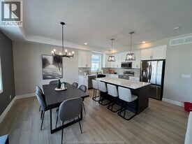 2380 Dominion Blvd in Windsor, ON - Building Photo