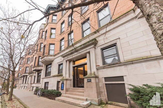 property at 639 W Oakdale Ave