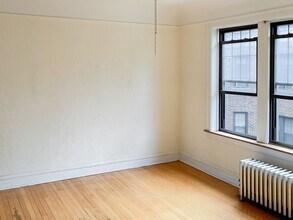 2625 W Berwyn Ave, Unit 2 in Chicago, IL - Building Photo - Building Photo