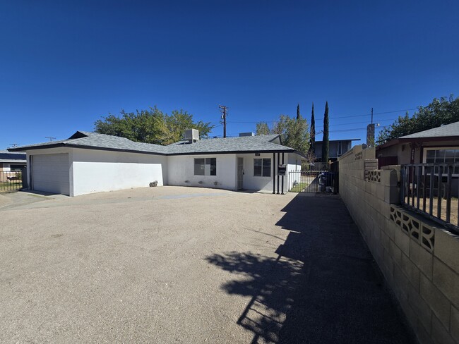 44414 Andale Ave in Lancaster, CA - Building Photo - Building Photo