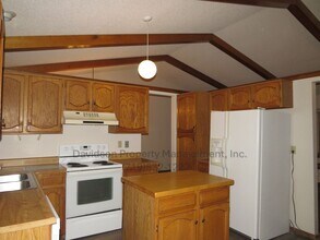 8350 Freemantle Dr in Colorado Springs, CO - Building Photo - Building Photo