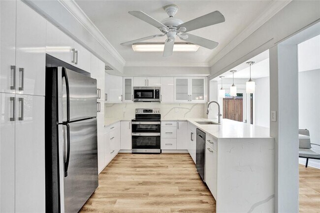2031 NE 62nd St in Fort Lauderdale, FL - Building Photo - Building Photo
