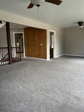 125 W Park Ave, Unit 2 in Libertyville, IL - Building Photo - Building Photo