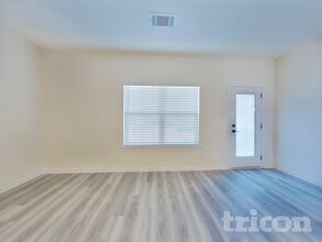 617 Mountain Oaks Pkwy in Stone Mountain, GA - Foto de edificio - Building Photo