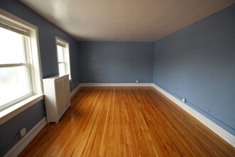 526 S York St-Unit -A in Elmhurst, IL - Building Photo - Building Photo