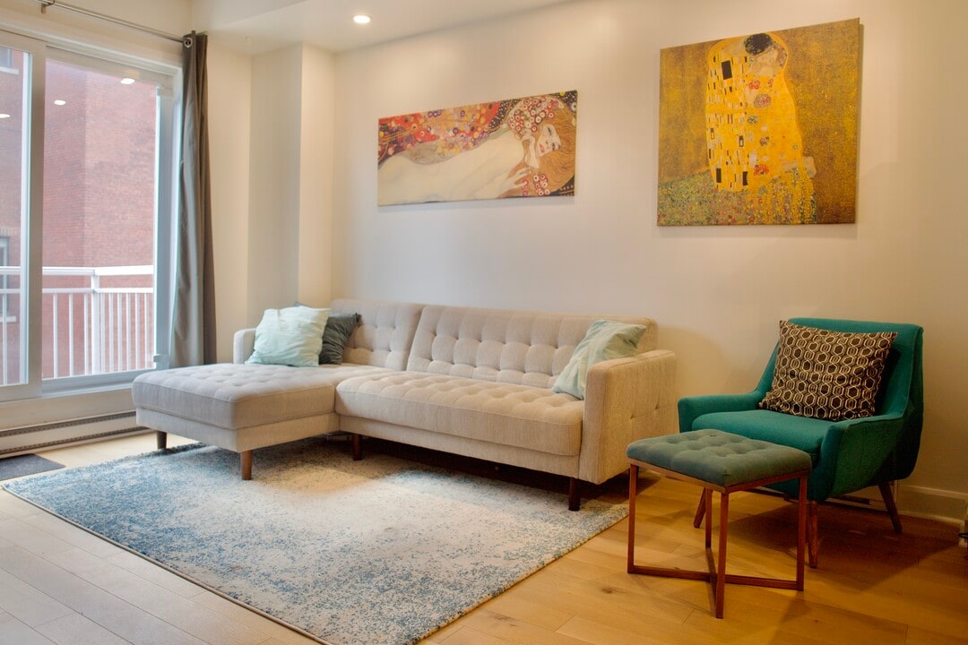 6363 Saint Laurent Boul in Montréal, QC - Building Photo