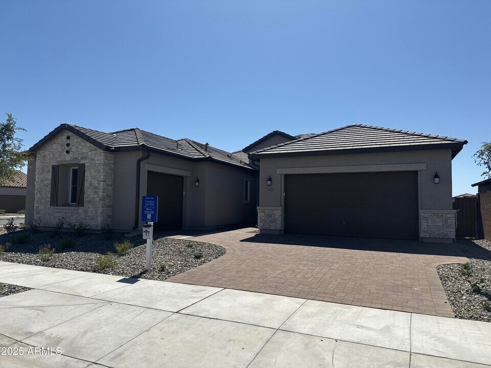 9640 W Monterey Way in Phoenix, AZ - Building Photo