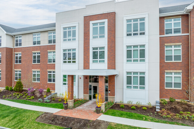 The Bartlett at Hancock Village in Chestnut Hill, MA - Foto de edificio - Building Photo