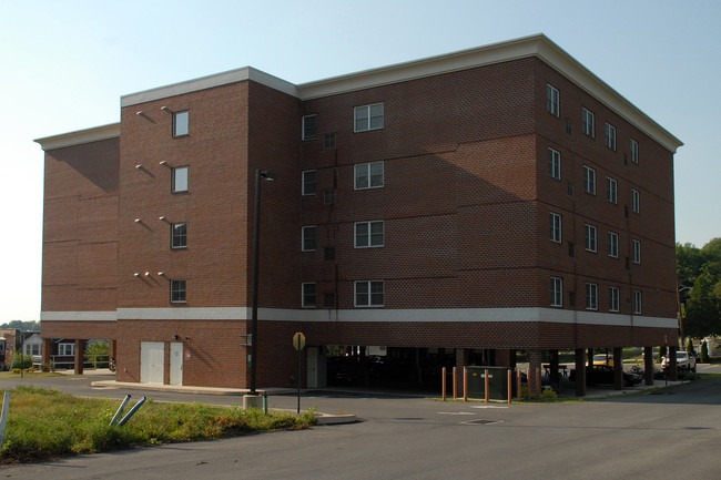 St Catherine Senior Apartments of Mount Penn in Reading, PA - Foto de edificio - Building Photo