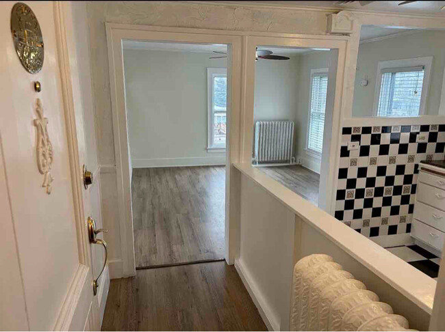 107 N Main St in Canandaigua, NY - Building Photo - Building Photo