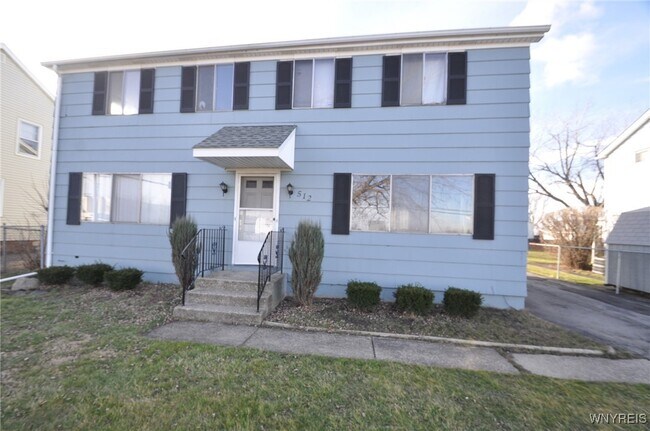 512 Cayuga Rd in Buffalo, NY - Building Photo - Building Photo