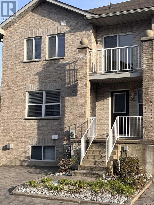 490 Veterans Dr in Barrie, ON - Building Photo - Building Photo