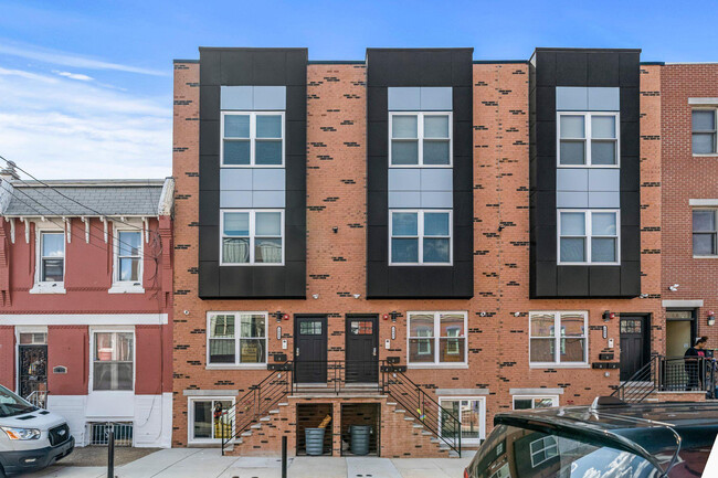 2044 N Carlisle St, Unit A in Philadelphia, PA - Foto de edificio - Building Photo