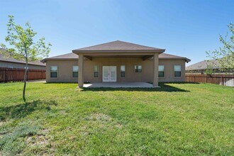 120 Red Cloud Trl in Del Rio, TX - Building Photo - Building Photo