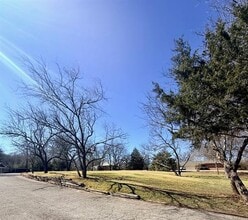 946 E 3rd St in Weatherford, TX - Building Photo - Building Photo