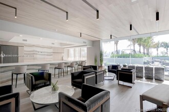 2960 NE 207th St, Unit 606 in Aventura, FL - Foto de edificio - Building Photo