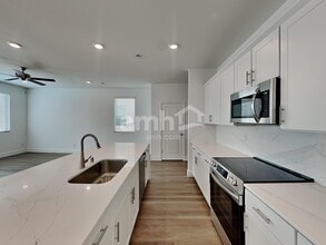 8359 Flagpole Loop Ave in Las Vegas, NV - Foto de edificio - Building Photo