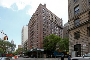 101-103 University Pl in New York, NY - Building Photo