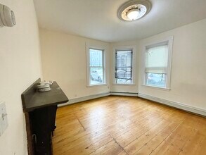 1 Folsom Ave in Boston, MA - Foto de edificio - Building Photo