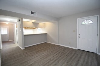 9203 Arand Loop Rd in Pensacola, FL - Building Photo - Building Photo