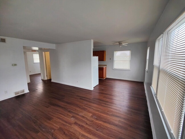 384 W Indian Trail in Aurora, IL - Building Photo - Building Photo