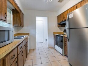 2440 NW 54th Ave in Gainesville, FL - Building Photo - Building Photo