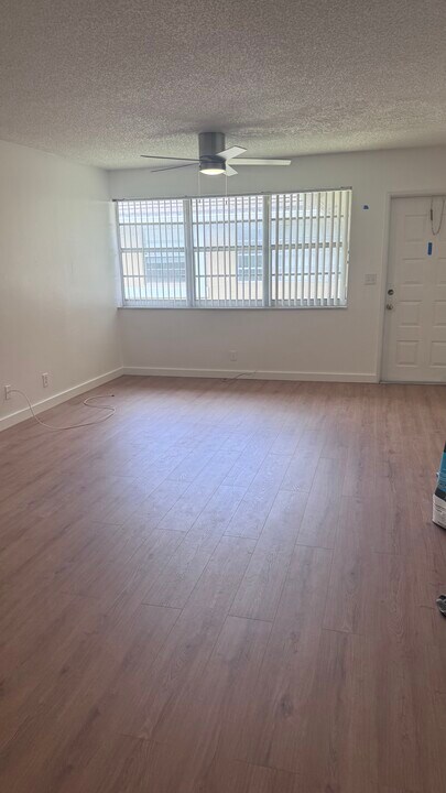 9952 Twin Lakes Dr, Unit 9952 in Coral Springs, FL - Foto de edificio