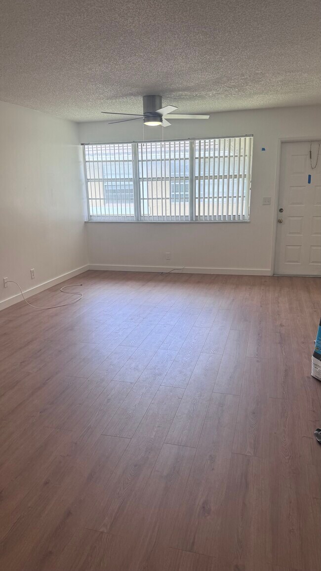 property at 9952 Twin Lakes Dr