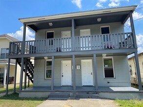 824 E Polk St in Baton Rouge, LA - Building Photo - Building Photo