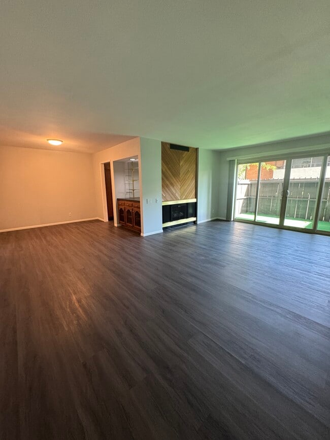 31505 Lindero Canyon Rd, Unit WLV #6 in Westlake Village, CA - Building Photo - Building Photo