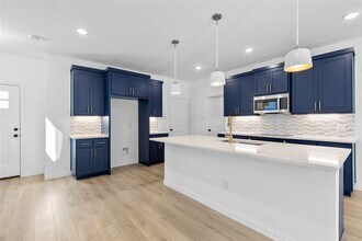 6930 Terlingua Dr in Dallas, TX - Foto de edificio - Building Photo