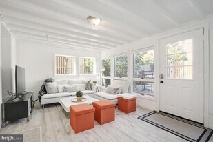 3817 Cathedral Ave NW in Washington, DC - Building Photo