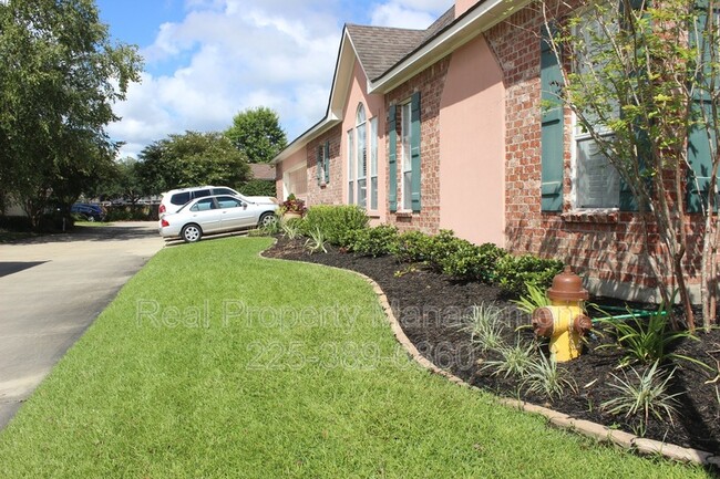 3938 Garden View Dr in Baton Rouge, LA - Building Photo - Building Photo