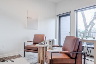 2623 Keene St, Unit 255 in Houston, TX - Building Photo