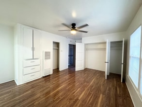 5404 La Mirada Ave in Los Angeles, CA - Foto de edificio - Building Photo