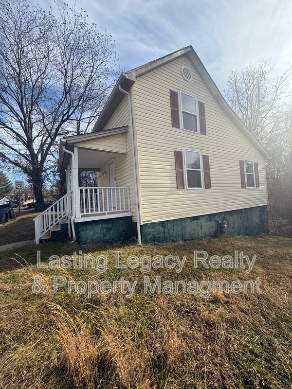 325 Jackson St in Reidsville, NC - Building Photo - Building Photo